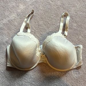 Maidenform 38 DD Silver Bra